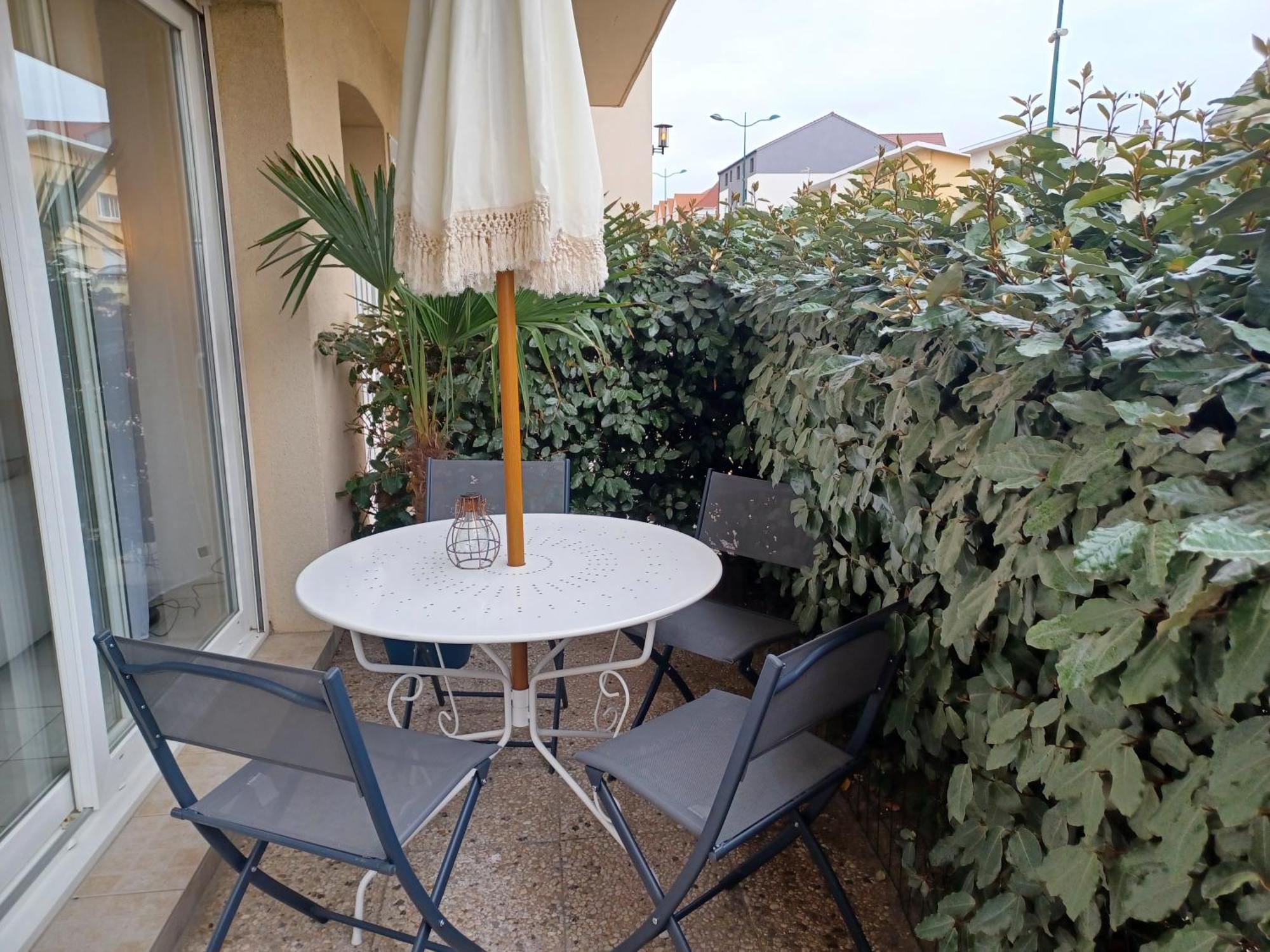 T3 Rez-De-Chaussee Lumineux Avec Terrasse Proche Plage キュク エクステリア 写真