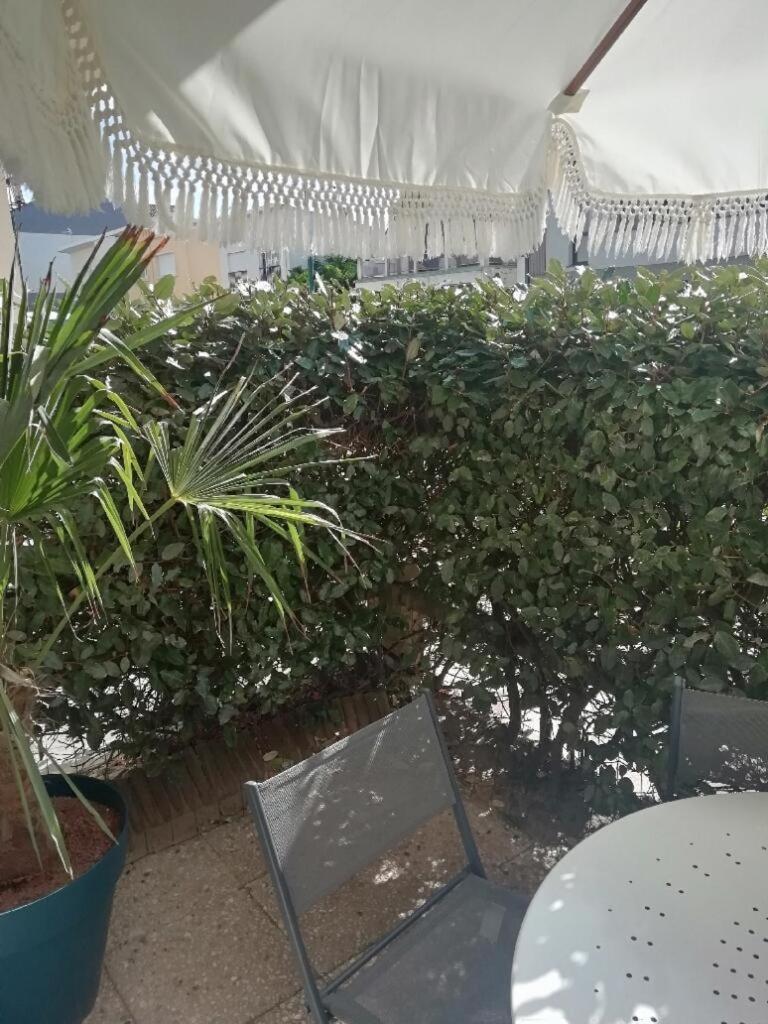 T3 Rez-De-Chaussee Lumineux Avec Terrasse Proche Plage キュク エクステリア 写真